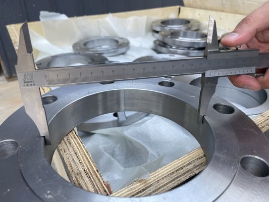 فلنج فولادی جوشکاری پوشانده با روغن کلاس 300 برای نصب لوله های صنعتی