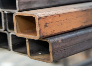 مقاطع فولادی توخالی نورد گرم با گرید Q195-235 و گزینه های سطحی سفارشی برای کاربردهای سازه ای