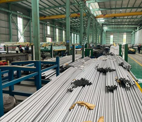 لوله فولادی بدون دنده با ضخامت دیوار 2mm تا 60mm پوشش FBE و طول سفارشی برای کاربردهای صنعتی